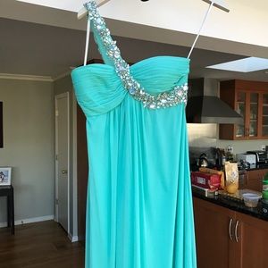 one shoulder prom dress